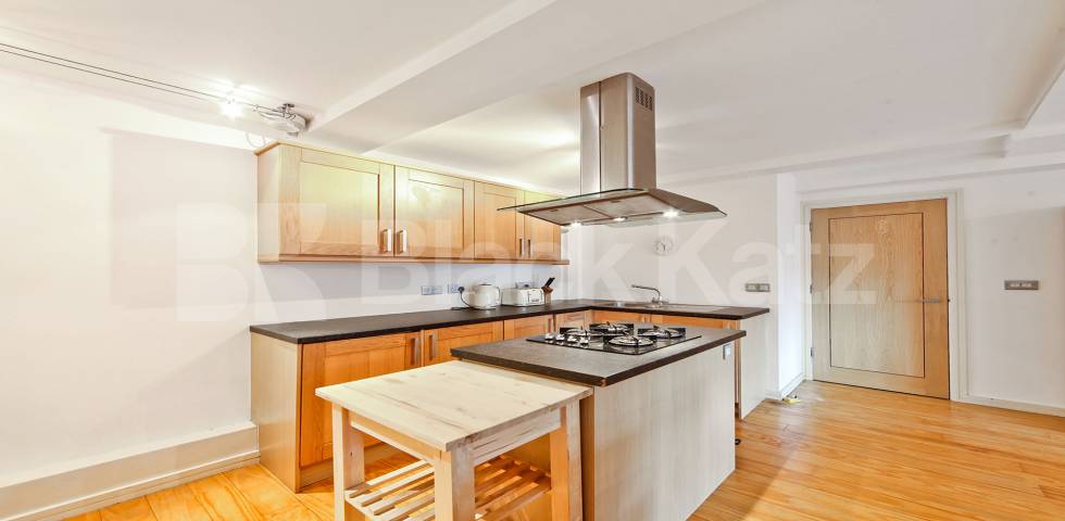 			LET, 1 Bedroom, 1 bath, 1 reception Apartment			 Shad Thames, London Bridge